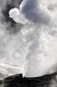 堪察卡的泥火山和蒸汽喷泉图片