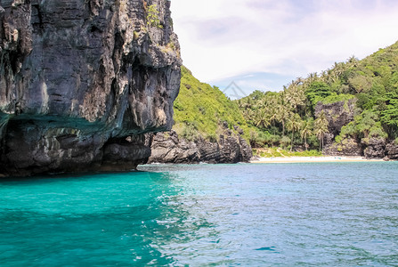 泰国普吉岛海边的岩石泰国海边的岩石图片