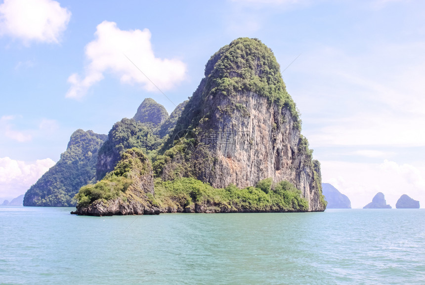 泰国普吉岛海边的岩石泰国海边的岩石图片