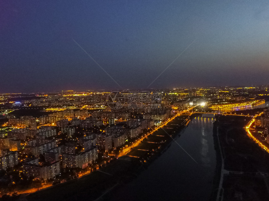 莫斯科市的顶端景色莫斯科之夜市的灯光图片