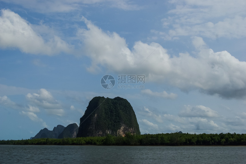 泰国海岸的质边悬崖岸线和山区图片