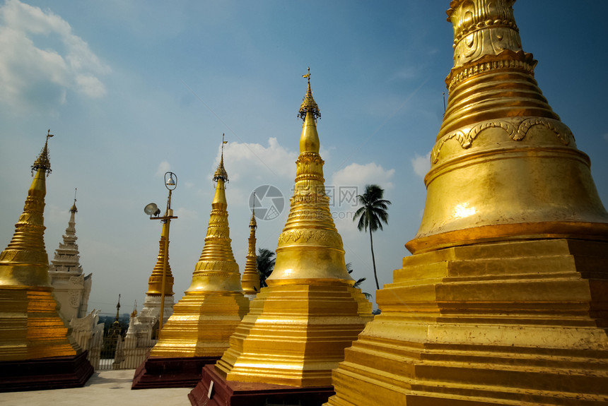 仰光佛寺是佛教的圣地仰光的佛教寺庙佛教圣地图片