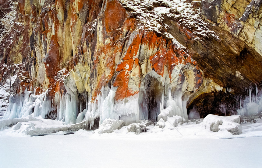 贝加尔岛的冬天湖面冰雪冬天贝加尔岛自然的美丽白加尔岛的冬天湖面冰雪图片