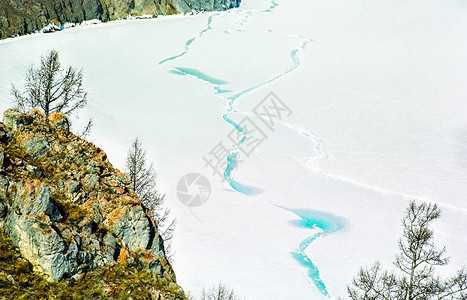 利亚穆加贝加尔岛的冬天湖面冰雪冬天贝加尔岛自然的美丽白加尔岛的冬天湖面冰雪背景