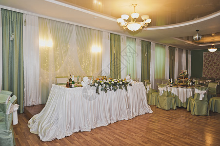 大厅装饰着鲜花和布料Ornate布厅835图片