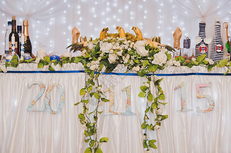 节日桌布上满了和鲜花节日桌布和鲜花装饰了612件高清图片