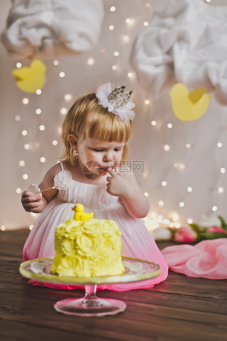 小宝吃蛋糕5402图片