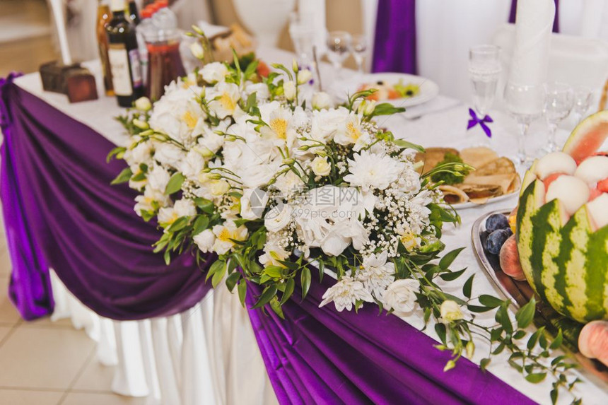 紫色的大厅节日装饰紫色的Banquet大厅5483图片