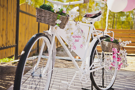 装饰自行车一辆带首饰花的自行车4203图片