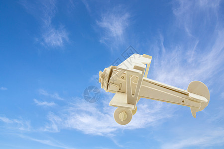 手工制作的螺旋桨飞机图片