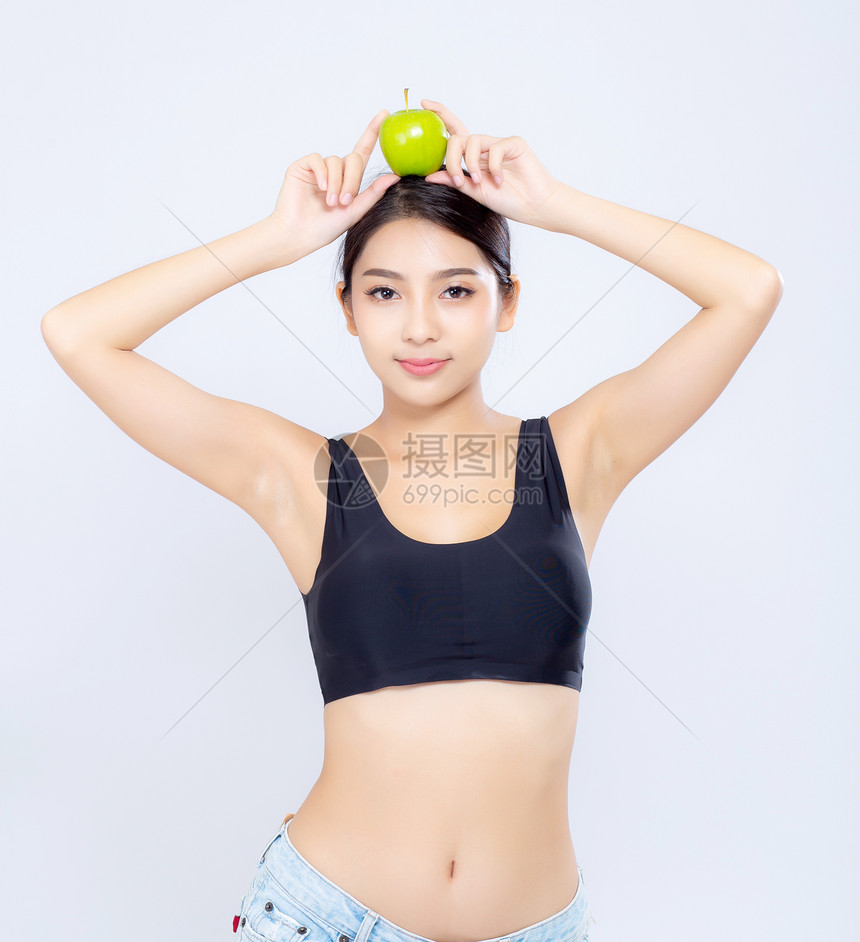 美丽的女肖像笑着拿绿苹果水和身体饮食与白色背景隔绝女孩体重瘦弱纤维素或卡路里健康与概念图片