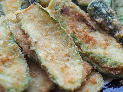 面包小胡瓜又名西葫芦素菜和素食西葫芦丝蔬菜食品图片
