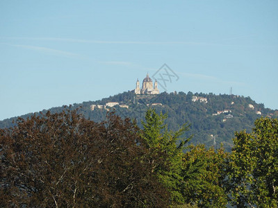 意大利都灵山上的Superga大教堂都灵超级大教堂图片