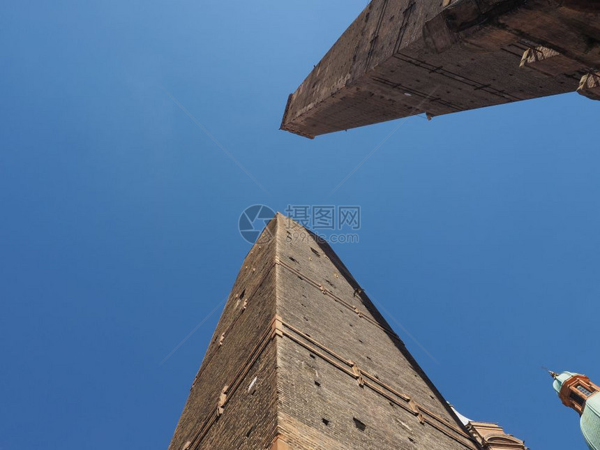 意大利博洛尼亚的TorreGarisenda和TorreDegliAsinelli斜塔又名DueTorri意为两座塔博洛尼亚托里图片