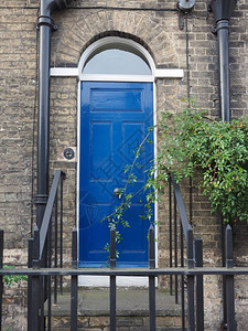 英国住宅的蓝色传统入口图片