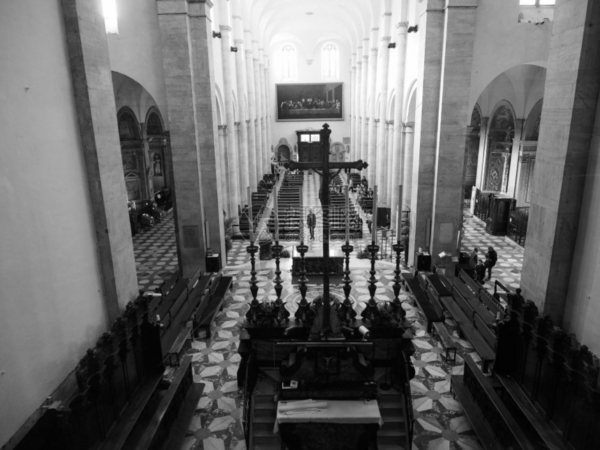 2018年月都灵大教堂指内部黑白两色图片