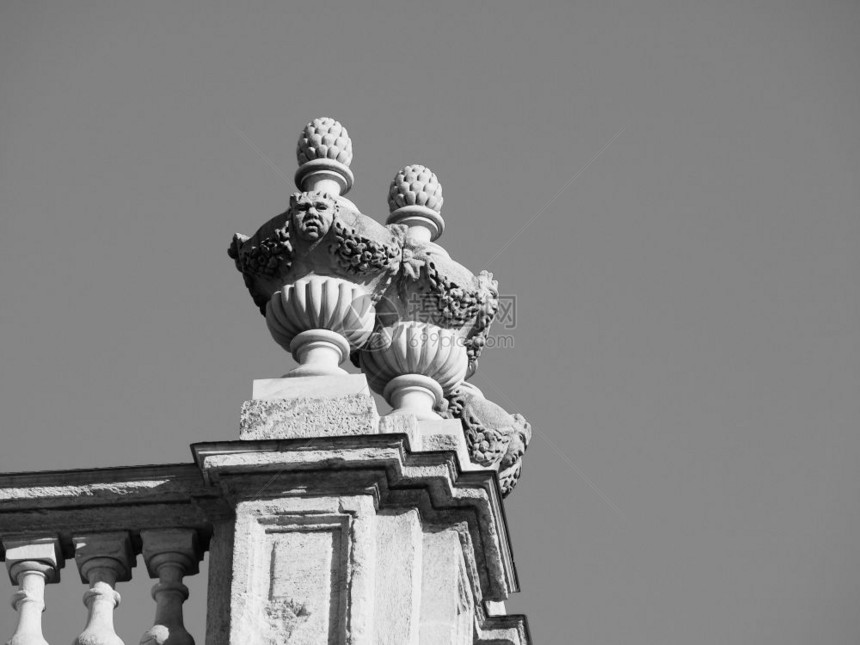 意大利都灵卡斯特罗广场的马达玛皇宫黑白相间都灵的马达玛宫黑白相间图片
