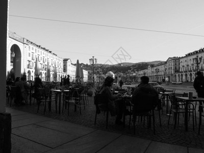 2019年月日以黑白写成的VittorioEmanueleII广场在都灵以黑白写成的Vittorio广场背景图片