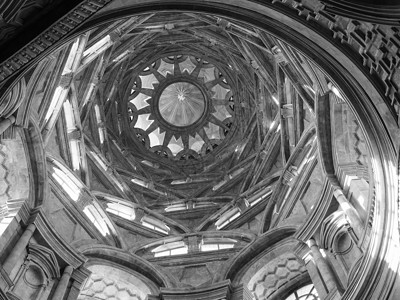 维辛顿2018年月日CupolacappelladellaSindone意思是在都灵大教堂用黑色和白的圣礼堂圆顶在都灵用黑色和白的Ca背景