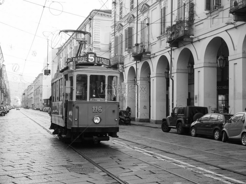 2018年月0日在Trolley节用黑色和白制作的16辆Ventage16tram19年建造于9年在Trolley节用黑色和白制图片