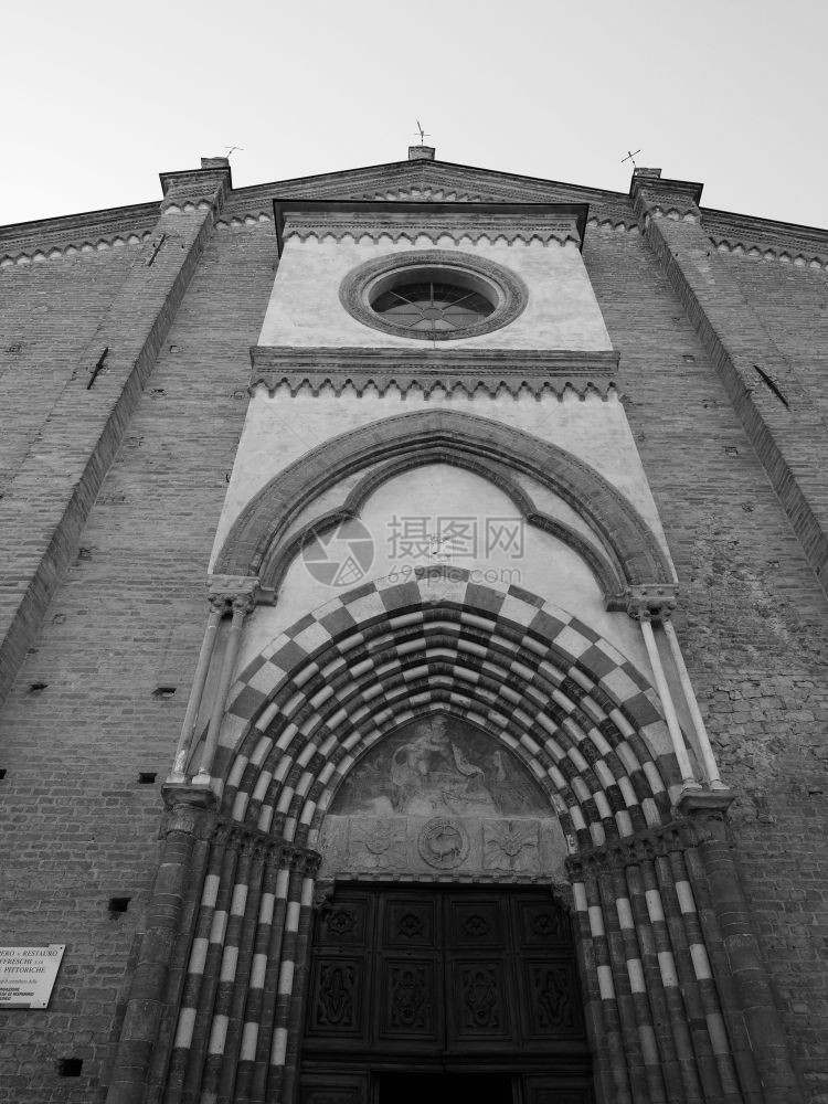2019年月5日黑白圣多梅尼科教堂图片