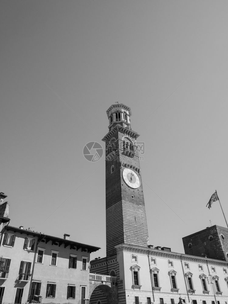 PiazzadelleErbe意指市场广意大利维罗纳黑白两色图片