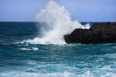加那利群岛拉帕尔马海岸惊人的断裂波浪图片
