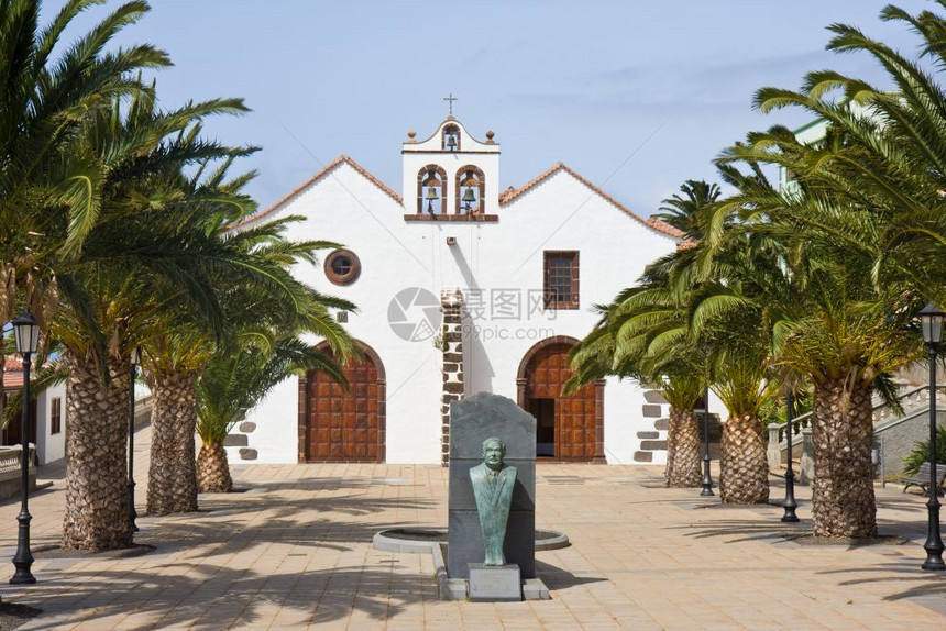 加那利群岛拉帕尔马有广场的小型教堂图片