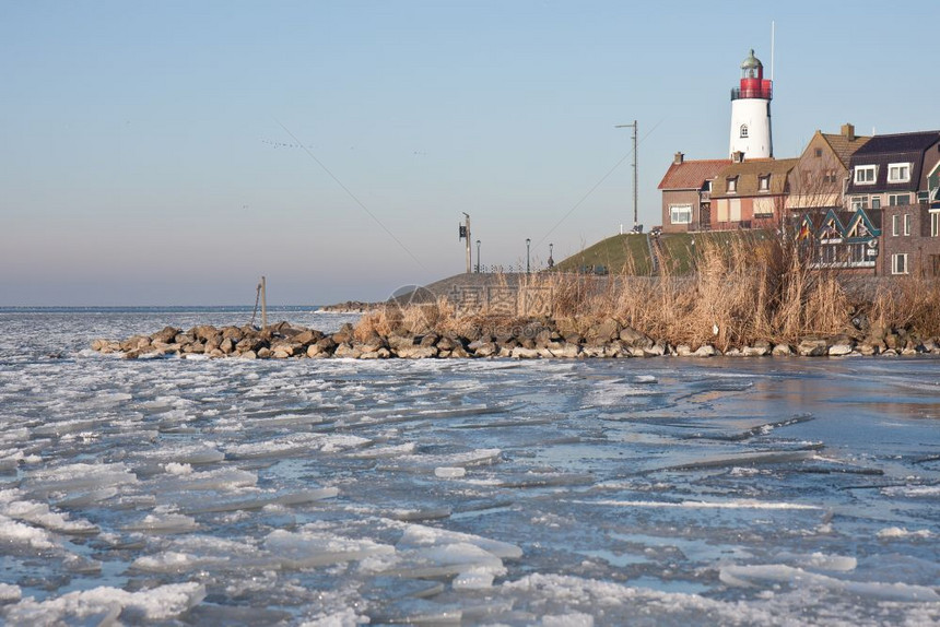 乌克海滨荷兰冰封中的灯塔图片