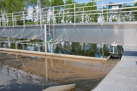 污水处理厂的沉积池背景图片
