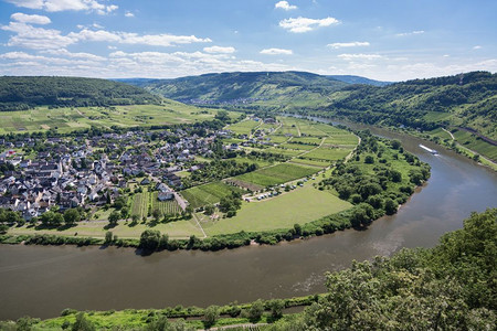 德国Punderich附近的Moselle河空中观察图片