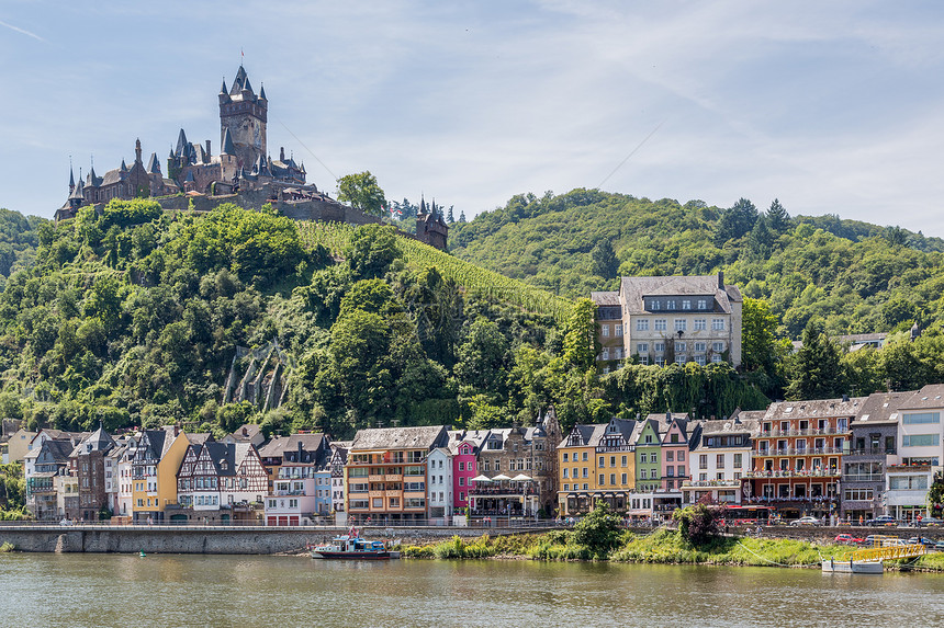 德国Moselle河沿岸的Cochem与城堡图片