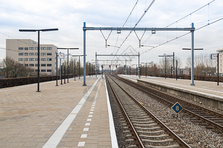 基础平台荷兰城市阿尔梅雷平台火车站背景