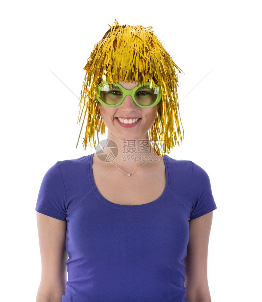 戴黄色嘉年华假发和墨镜的女人图片