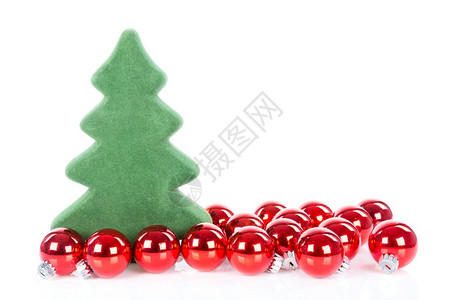 圣诞树和红球被白隔绝图片