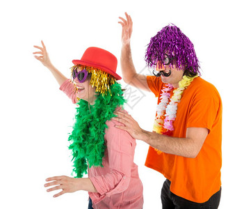 男人和女穿着有趣的嘉年华服装跳舞的波罗尼高清图片