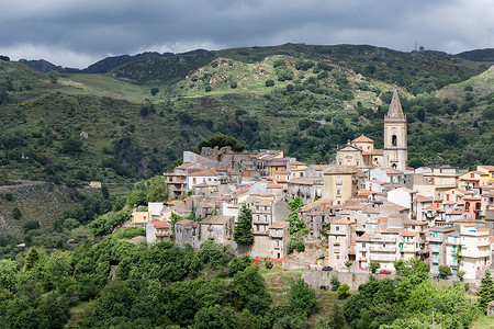 西西里岛内陆山村诺瓦拉的景色图片