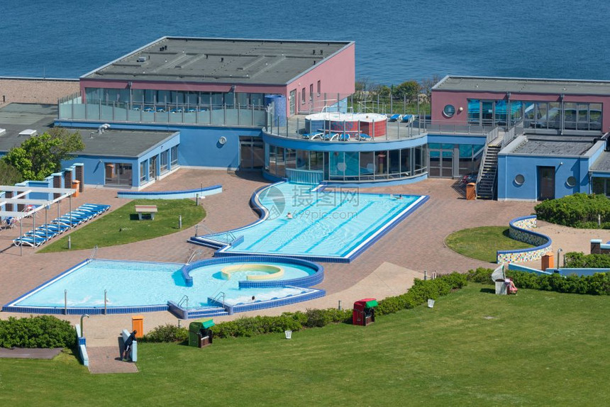 德国北海赫尔戈兰岛的空中游览泳池图片