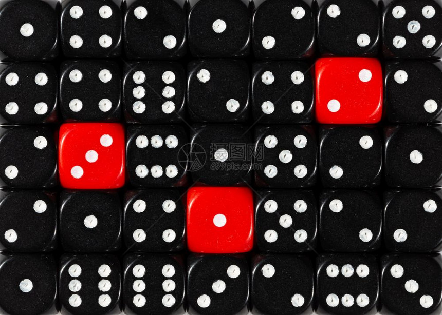 含有三个红色立方体的随机订购黑骰子的模型背景含有三个红色立方体的随机订购黑骰子的背景图片