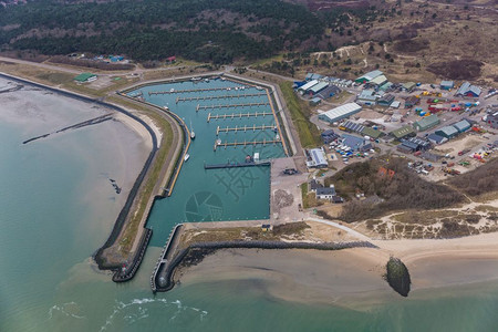 弗莱斯兰瓦登海荷兰岛Vlieland的空中观察艇瓦登海的荷兰岛Vlieland背景