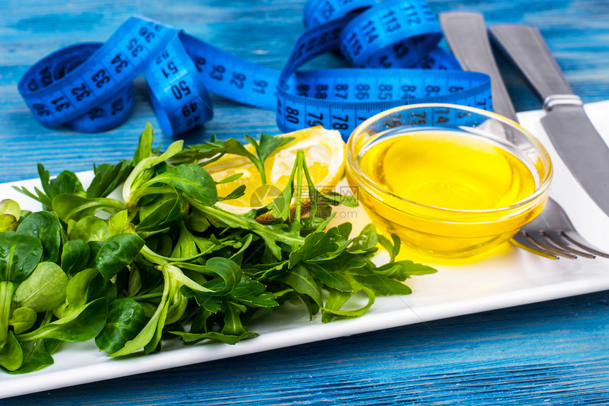 新鲜绿菜沙拉橄榄油柠檬对饮食营养的认识工作室照片图片