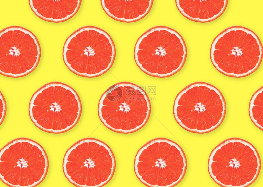 一半橙子在白色背景上被隔离工作室照片图片