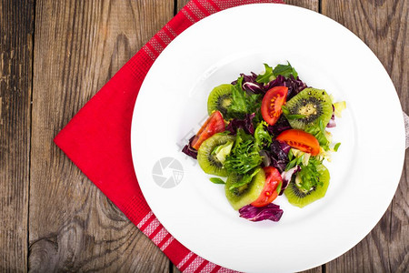 由生菜与西红柿混合的健康食品工作室照片生菜与西红柿混合的健康食品图片
