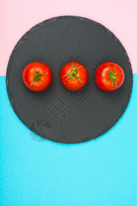由红番茄制作的创意布局背景明亮由工作室照片制由红番茄图片