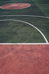 街头篮球场的彩色线条图片