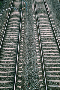 火车站的铁路轨迹图片