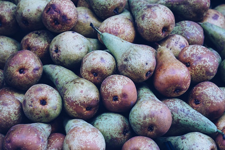 市场上的绿梨果健康食品新鲜的高清图片素材