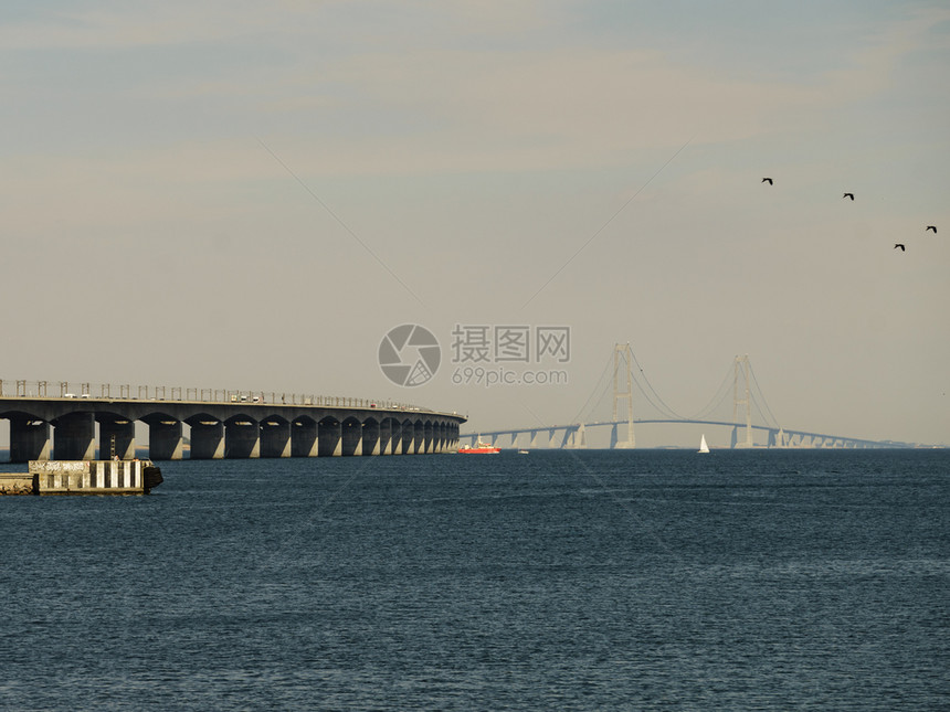 横跨大带桥丹麦的斯托雷贝尔特桥丹麦的斯托雷贝尔特桥图片