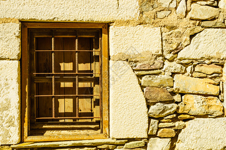 玻璃窗框由棕色木制成旧建筑古内侧细节窗户框由木制成图片