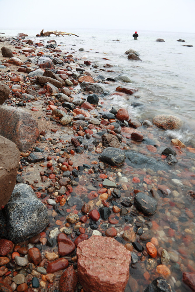 在波兰格丁尼亚奥罗沃的海水秋天图片